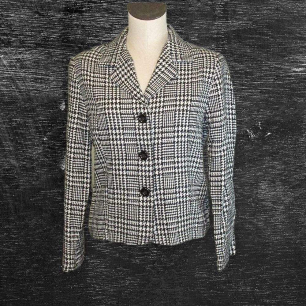Classic Houndstooth Blazer
